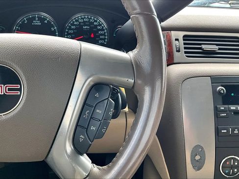 Used 2011 GMC Sierra 1500 SLT w/ SLT Convenience Package AWD/4WD image 17