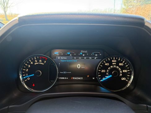 Used 2015 Ford F150 Lariat image 15