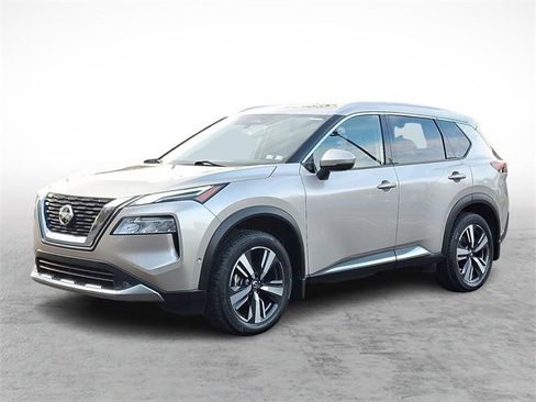 Used 2021 Nissan Rogue Platinum image 3