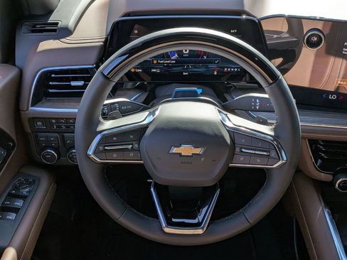 New 2026 Chevrolet Suburban High Country w/ Sun And Tow Package AWD/4WD image 10