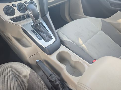 Used 2014 Ford Focus SE FWD image 23