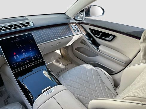 Certified 2022 Mercedes-Benz S 580 4MATIC Sedan w/ Rear Seat Package image 25