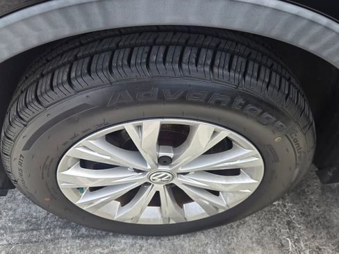 Used 2018 Volkswagen Tiguan SE FWD image 8