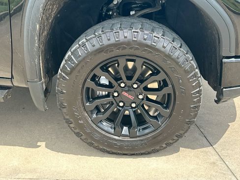 Used 2023 GMC Sierra 1500 AT4X AWD/4WD image 10