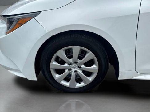 Used 2025 Toyota Corolla LE FWD image 34