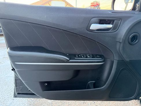 Used 2017 Dodge Charger R/T image 12