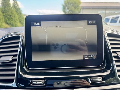 Used 2018 Mercedes-Benz GLS 450 4MATIC image 25