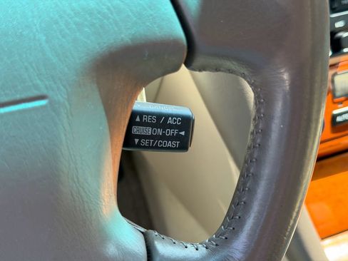 Used 2000 Lexus ES 330 FWD image 17