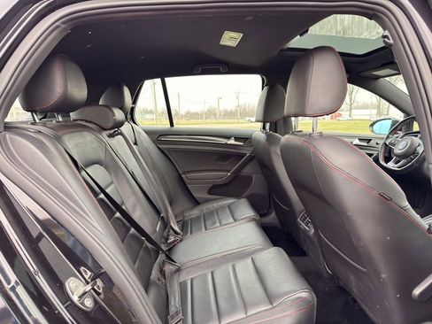 Used 2016 Volkswagen Golf 4-Door image 26