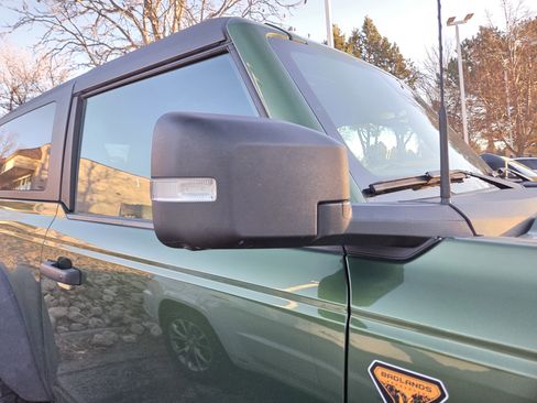 Used 2022 Ford Bronco Badlands image 13