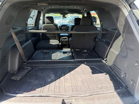 Used 2024 Chevrolet Traverse LT FWD image 15