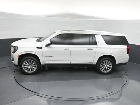 Used 2023 GMC Yukon XL Denali AWD/4WD image 37