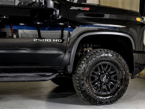 Used 2025 Chevrolet Silverado 2500 ZR2 w/ Technology Package image 7