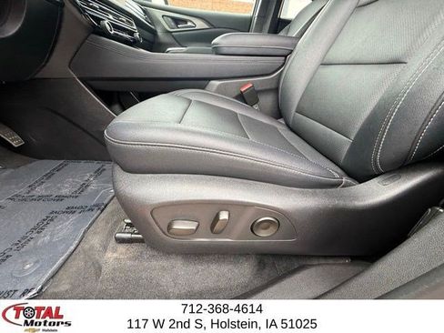 Used 2025 Chevrolet Traverse LT AWD/4WD image 10