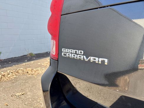 Used 2017 Dodge Grand Caravan GT FWD image 29