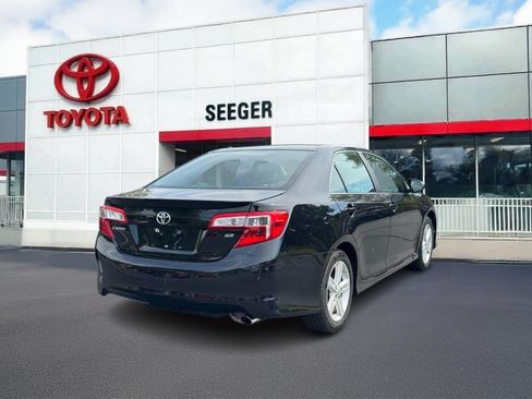Used 2012 Toyota Camry SE FWD image 3