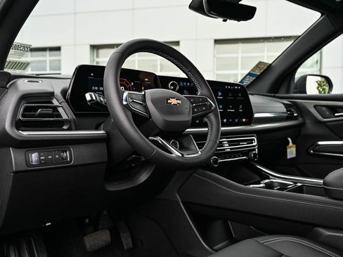 New 2026 Chevrolet Traverse LT w/ Driver Confidence Package AWD/4WD image 20