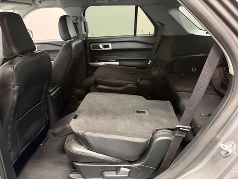Used 2023 Ford Explorer XLT w/ Equipment Group 202A AWD/4WD image 19