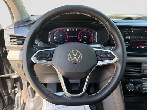 Used 2024 Volkswagen Taos SEL AWD/4WD image 32