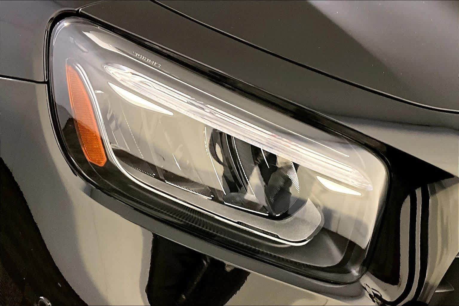 Certified 2025 Mercedes-Benz GLB 35 AMG 4MATIC image 27