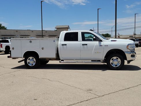 Used 2022 RAM 3500 Tradesman w/ Chrome Appearance Group AWD/4WD image 5