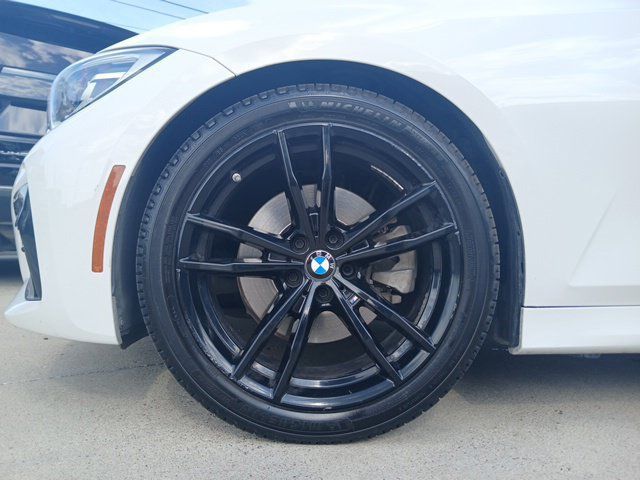 Used 2019 BMW 330i Sedan w/ M Sport Package RWD image 5