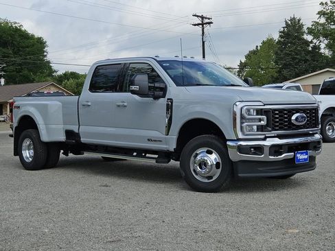 New 2026 Ford F350 XLT image 2