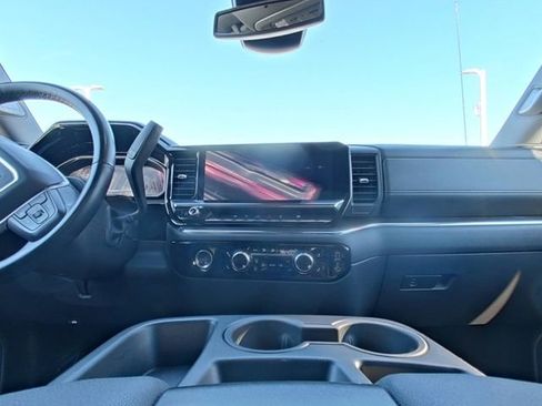 Used 2024 GMC Sierra 1500 SLT image 25