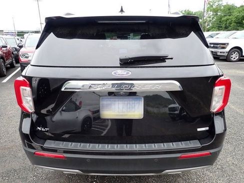 Used 2020 Ford Explorer XLT w/ Equipment Group 202A AWD/4WD image 5