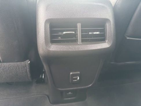 Used 2024 GMC Terrain SLT AWD/4WD image 24