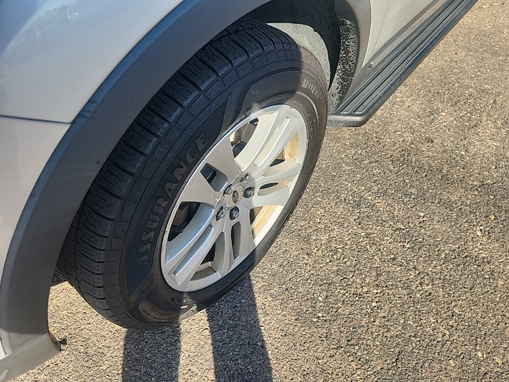 Used 2018 Ford Explorer XLT w/ Equipment Group 201A AWD/4WD image 7