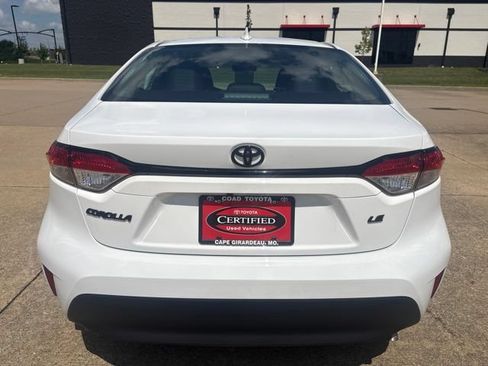 Used 2026 Toyota Corolla LE w/ LE Premium Package FWD image 4