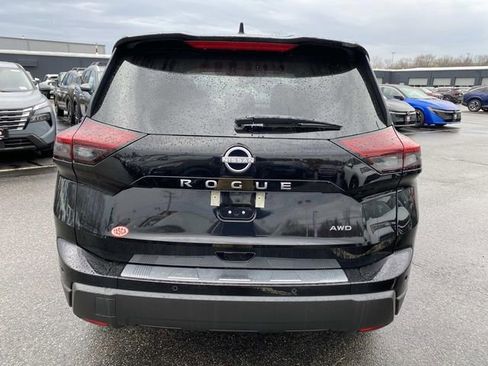 New 2026 Nissan Rogue SV w/ Cold Weather Package AWD/4WD image 4