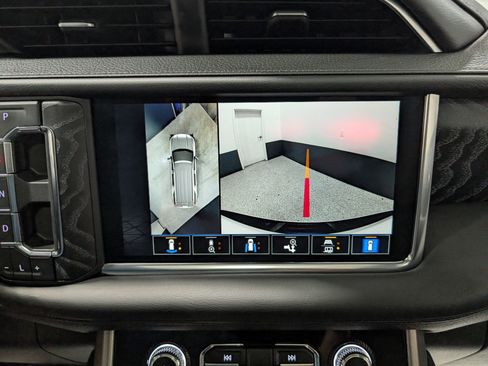 Used 2024 GMC Yukon XL Denali image 32