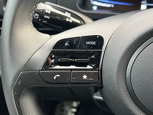 Certified 2025 Hyundai Elantra Sport image 27