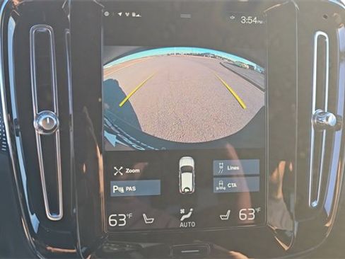 Used 2022 Volvo XC40 T5 R-Design w/ Climate Package image 22