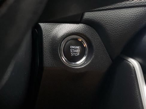 Used 2024 Toyota RAV4 XLE FWD image 29