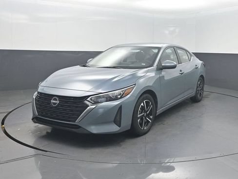 Used 2025 Nissan Sentra SV FWD image 1
