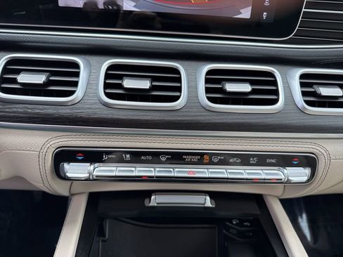 Used 2022 Mercedes-Benz GLS 450 4MATIC image 30