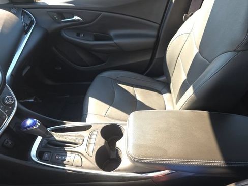 Used 2017 Chevrolet Volt Premier w/ Driver Confidence II Package FWD image 26