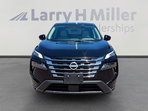 Used 2025 Nissan Rogue SV AWD/4WD image 8