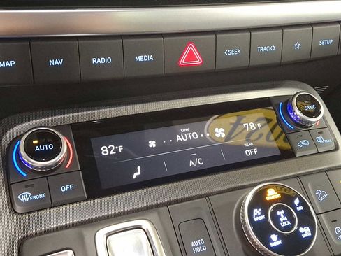 Used 2024 Hyundai Palisade Calligraphy image 16