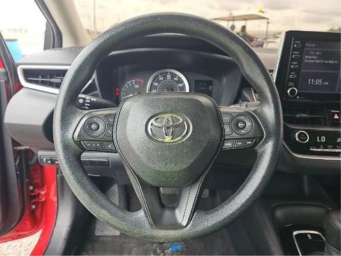 Used 2021 Toyota Corolla LE FWD image 5