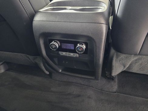 Used 2025 Buick Enclave Preferred image 11