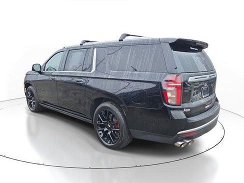 Used 2024 Chevrolet Suburban High Country w/ Advanced Technology Package image 3