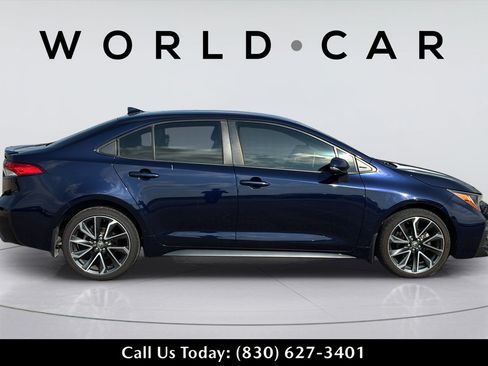Used 2021 Toyota Corolla SE FWD image 3