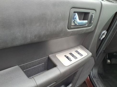 Used 2010 Ford Flex SE FWD image 14