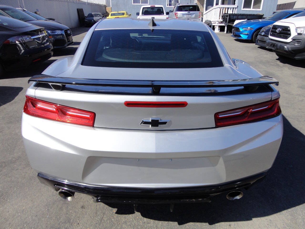 Used 2016 Chevrolet Camaro LT RWD image 8