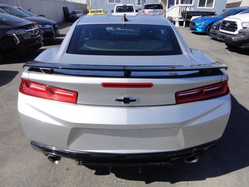 Used 2016 Chevrolet Camaro LT RWD image 8