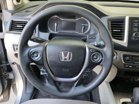 Used 2016 Honda Pilot LX image 11